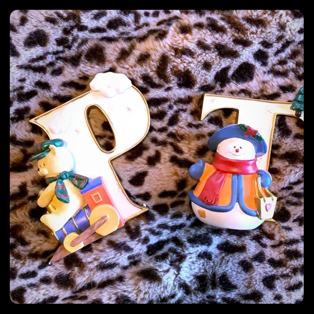 Seasonal Bookend Letters T and P